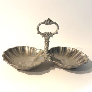 Vintage 1960s Silver Plated Double Shell Tray Patent 1211918 • Mid Century Coastal Clam Server • Hollywood Regency Catchall