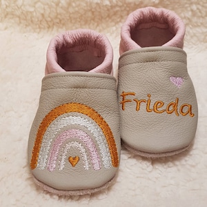 Pantoufles en cuir chaussures d'éveil chaussures de bébé pantoufles avec nom arc-en-ciel