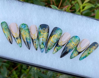 Press on nails, witchy press ons, green nails, custom, short, stick ons, extra short, black, pagan, goddess, tarot, spells, psychic, moons