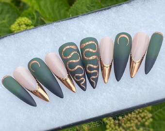 Press on nails green and black ombré snake press ons chrome - Etsy