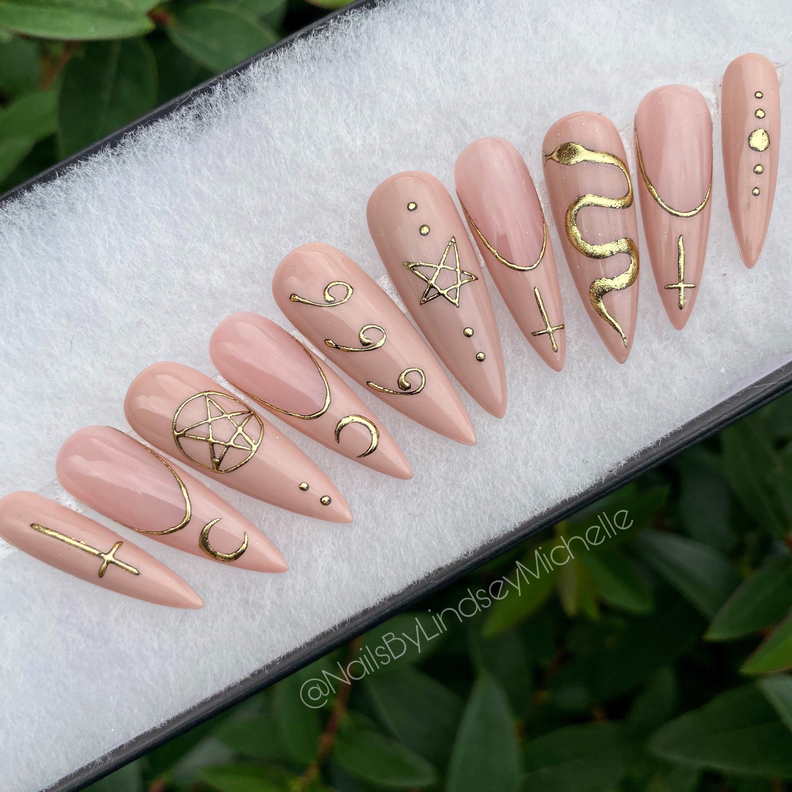 Satan Nails - Etsy Israel