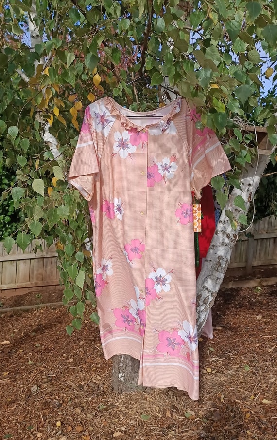 Vintage Apricot Polyester Floral Print Housecoat