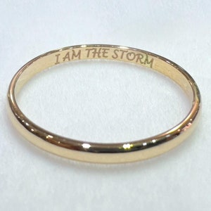 Alliance personnalisée à gravure intérieure en or massif 18 carats, anneau prénom personnalisé fin 1,8 mm, alliances empilable