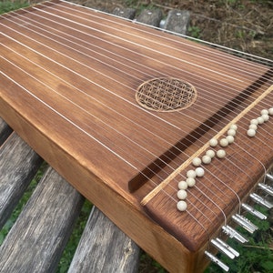 Monochord Lumnezia -top flower of life hole-