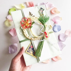Hochzeit Dekorativer Umschlag mit Hellgrünem Washi Papier mit weißem Kranich - Groß