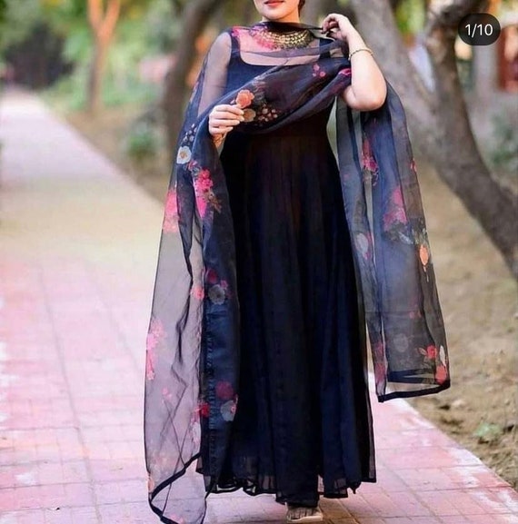 Black dress with store heavy dupatta