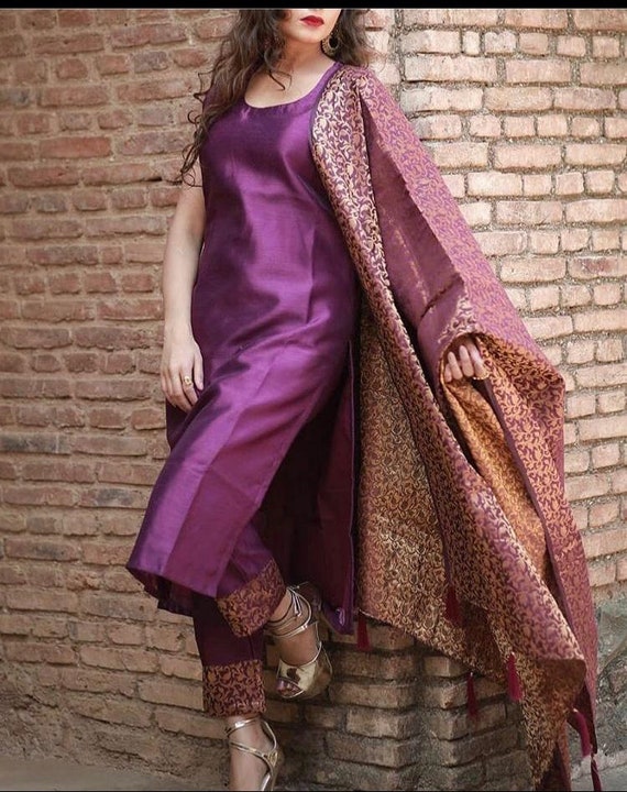 Ladies hot sale lehenga suit