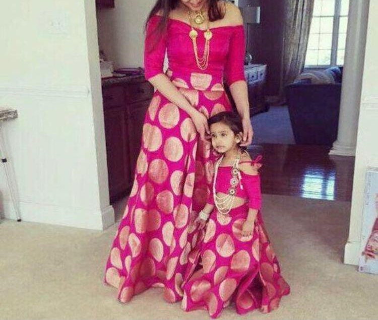 Punarvi - India Authentic|PreLoved|Sustainable Mother and daughter combo  saree & dress 0-6M