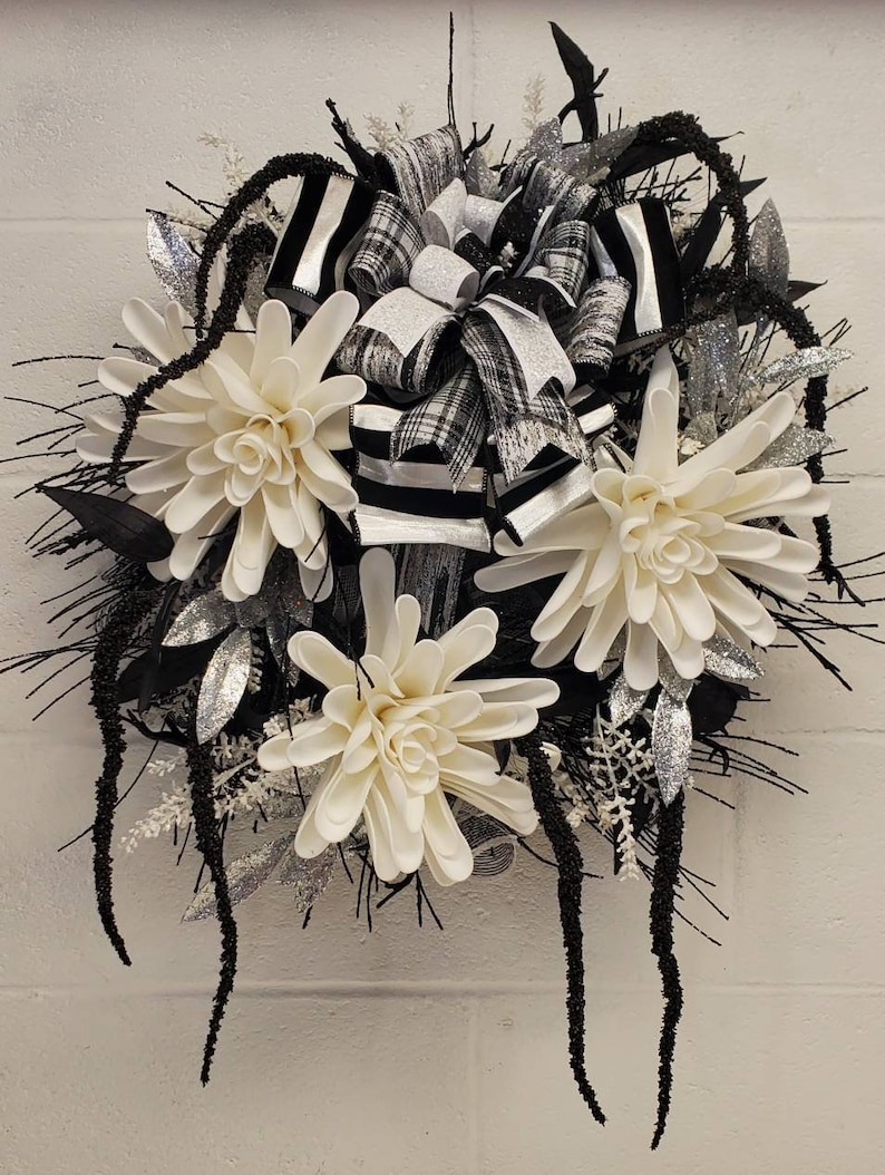 Black and White Flower Wreath, Every Day Wreath, Etsy