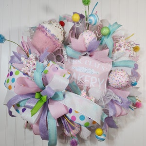 Christmas Candy Wreath with Cupcake, Christmas Wreath, Christmas Baking Wreath, Holiday Wreath, Front Door Wreath, Winter Wreath