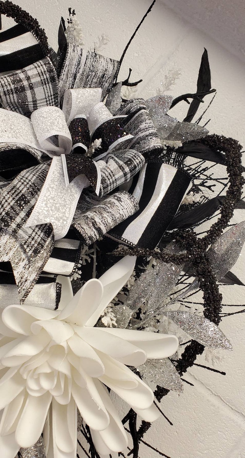 Black and White Flower Wreath, Every Day Wreath, Etsy