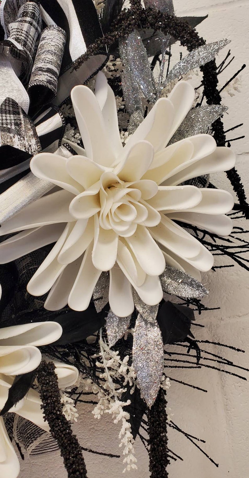 Black and White Flower Wreath, Every Day Wreath, Etsy