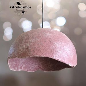 Lampada da soffitto in cartapesta fatta a mano