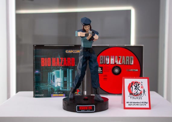 ジル　バレンタインフィギュア Amazon.co.jp: バイオハザード ジルバレンタイン フィギュア