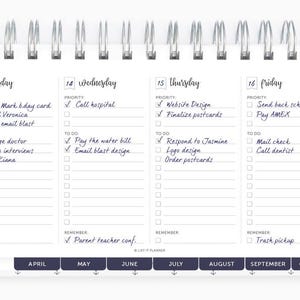 K&ouml;nnte beinhalten: Ein Wochenplaner mit wei&szlig;em Hintergrund und schwarzen Linien. Der Planer hat einen Kalender f&uuml;r jeden Monat des Jahres, von April bis Dezember. Jeder Tag hat einen Bereich f&uuml;r "To Do" und "Erinnerungen". Der Planer ist mit handschriftlichen Notizen und Aufgaben gef&uuml;llt.