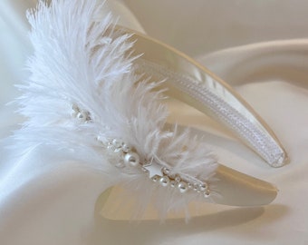 Feather, Pearl & Stars Bridal Headband ‘Odette’ in cream/white