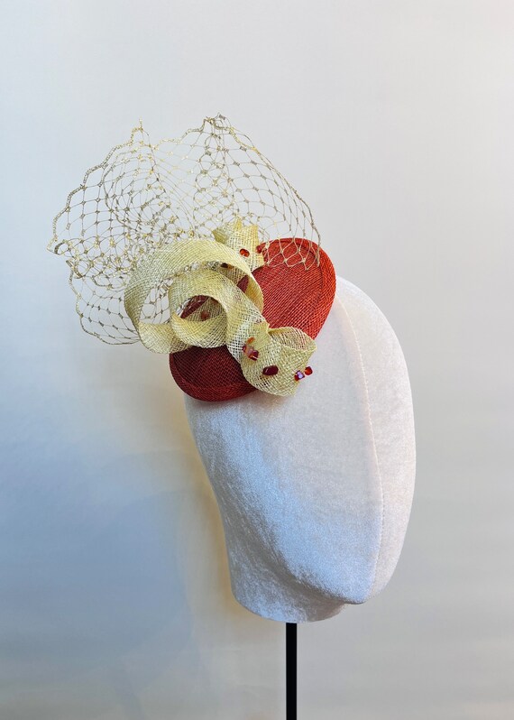 Fascinator  display picture 1