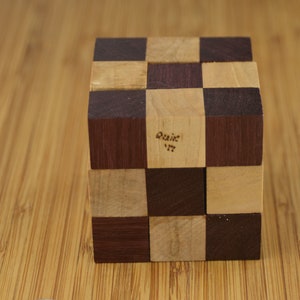 Rompecabezas de Tetris apilable de madera hecho a mano, cubo tipo Soma 3x3 (QuixCraft Puzzle n.° 2)