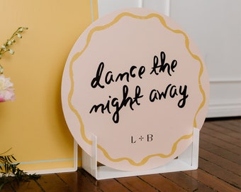 Truly Madly Circle Welcome Dance Floor Sign | 600mm | Fully Customizable Printable Digital File | Instant Download | Canva Template