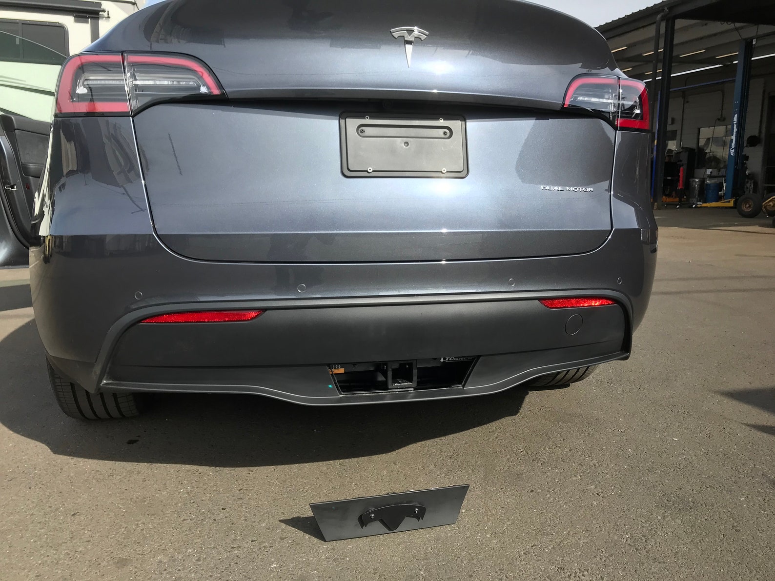 How To Open Tesla Model Y Tow Hitch at Marlene Dunn blog