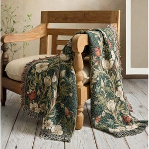 William Morris Floral Woven Throw, 100% Cotton Botanical Blanket, Vintage Garden Cottagecore Tapestry