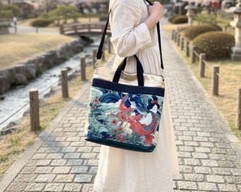 Bolso tote espacioso para uso diario con estampado artístico Ukiyo-e de geisha, diseño japonés para llevar cruzado o al hombro en piel vegana dorada, estilo mensajero.