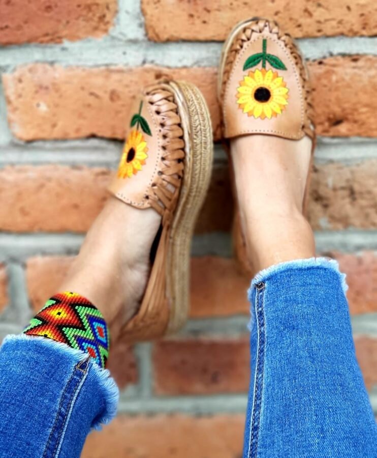 huaraches with sunflower