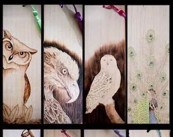 Anpassbares Vogel-Lesezeichen aus Holz, Brandmalerei