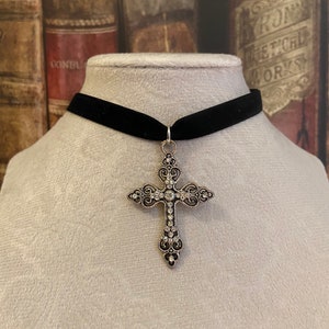 Medieval Gothic Cross Velvet Choker - Etsy