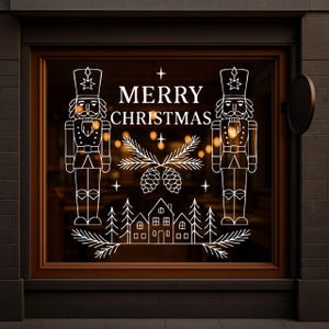 Puede incluir: Un escaparate navideño con un diseño gráfico blanco. El diseño incluye dos figuras de cascanueces, las palabras "MERRY CHRISTMAS", piñas, casas y árboles. La ventana está enmarcada en marrón y colocada contra una pared de ladrillos oscuros.