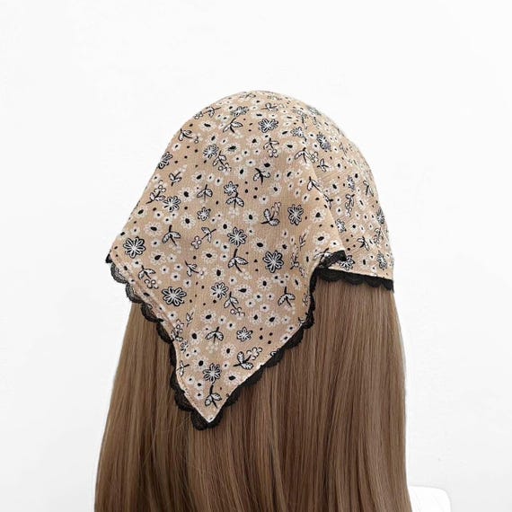 Beige and Black Floral Lace Trim Triangle Headband - Boho  display picture 2
