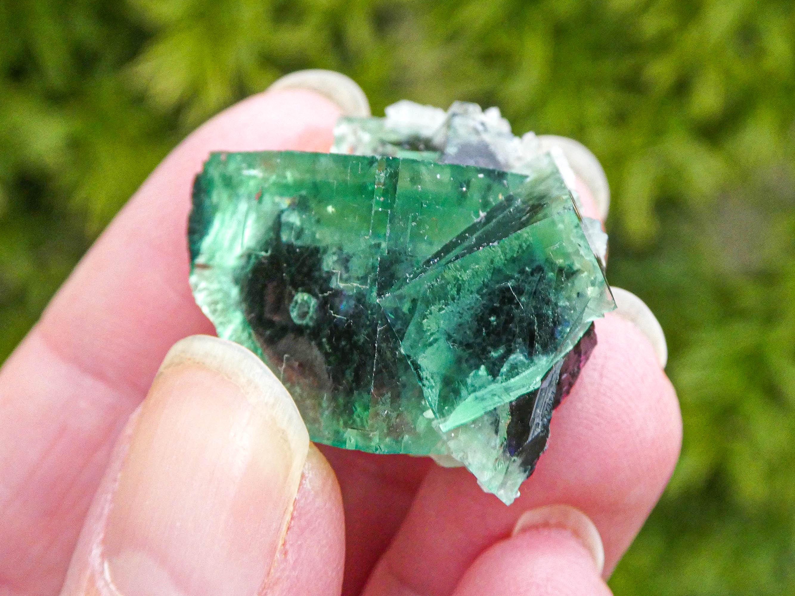 緑色の石英に蛍石 緑色の石英に蛍石 天才の石」グリーンフローライト（蛍石）原石