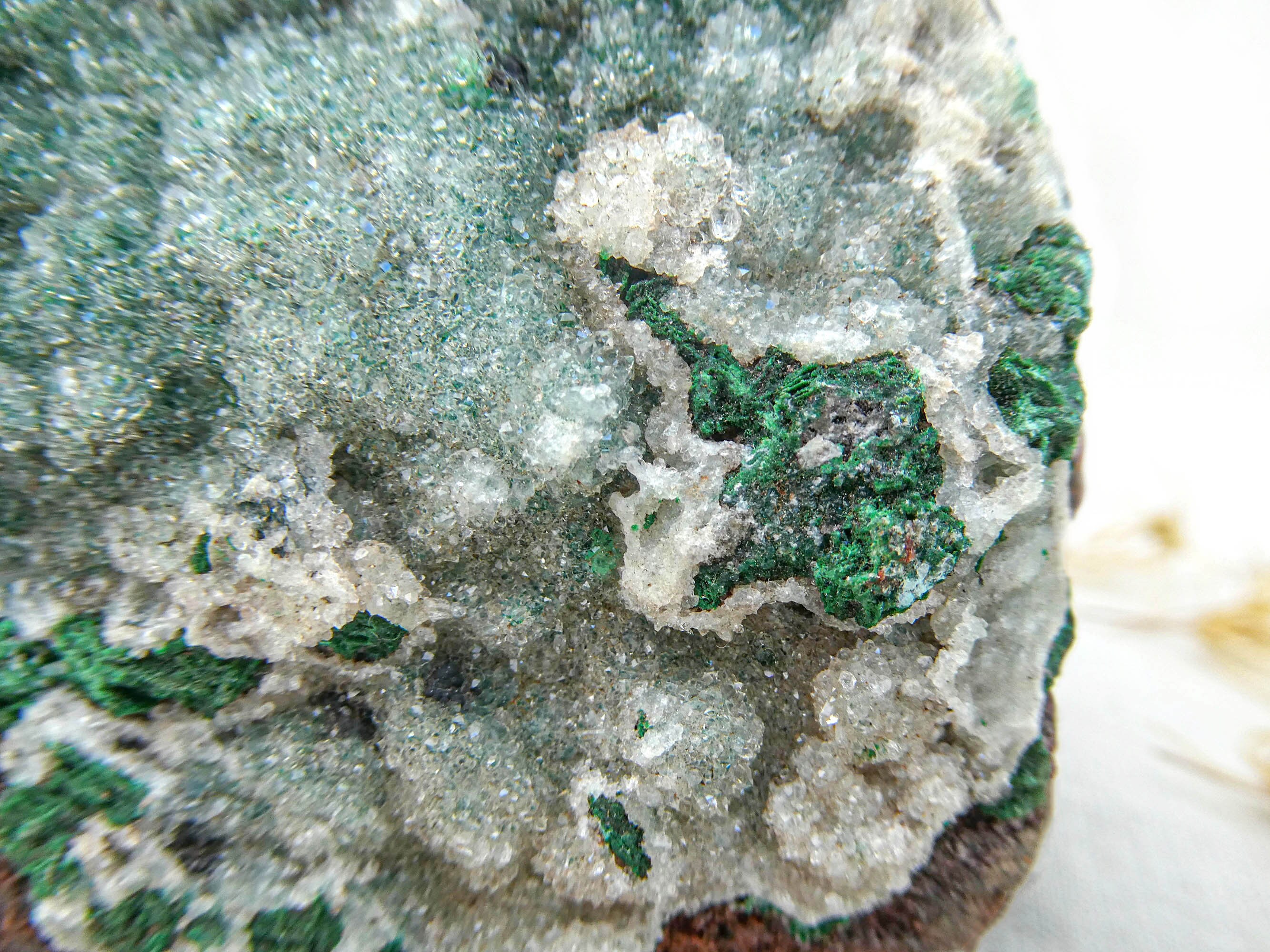 クリソコラマラカイトクォーツ原石：コンゴ産ドゥルージークリスタル