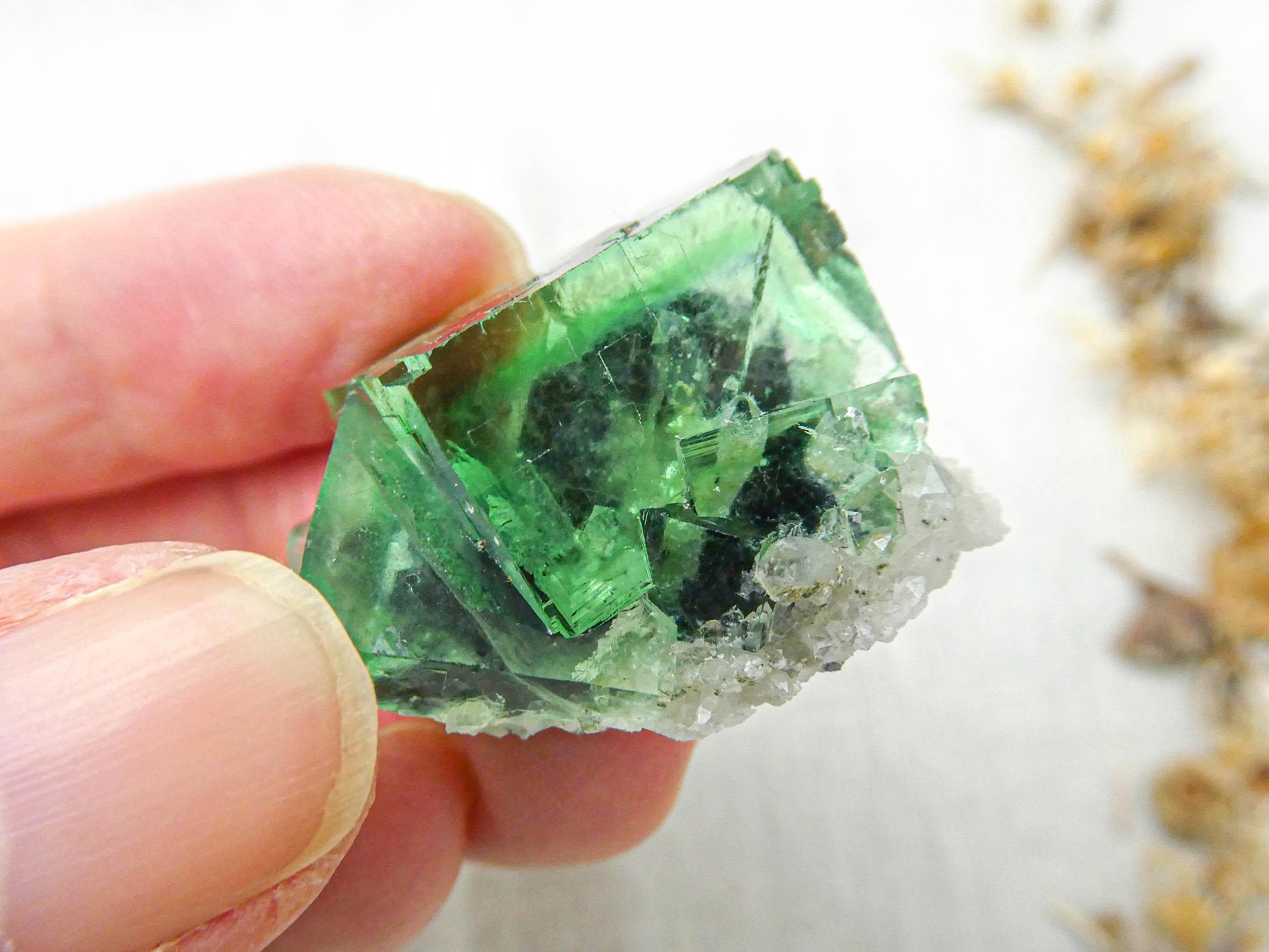 緑色の石英に蛍石 緑色の石英に蛍石