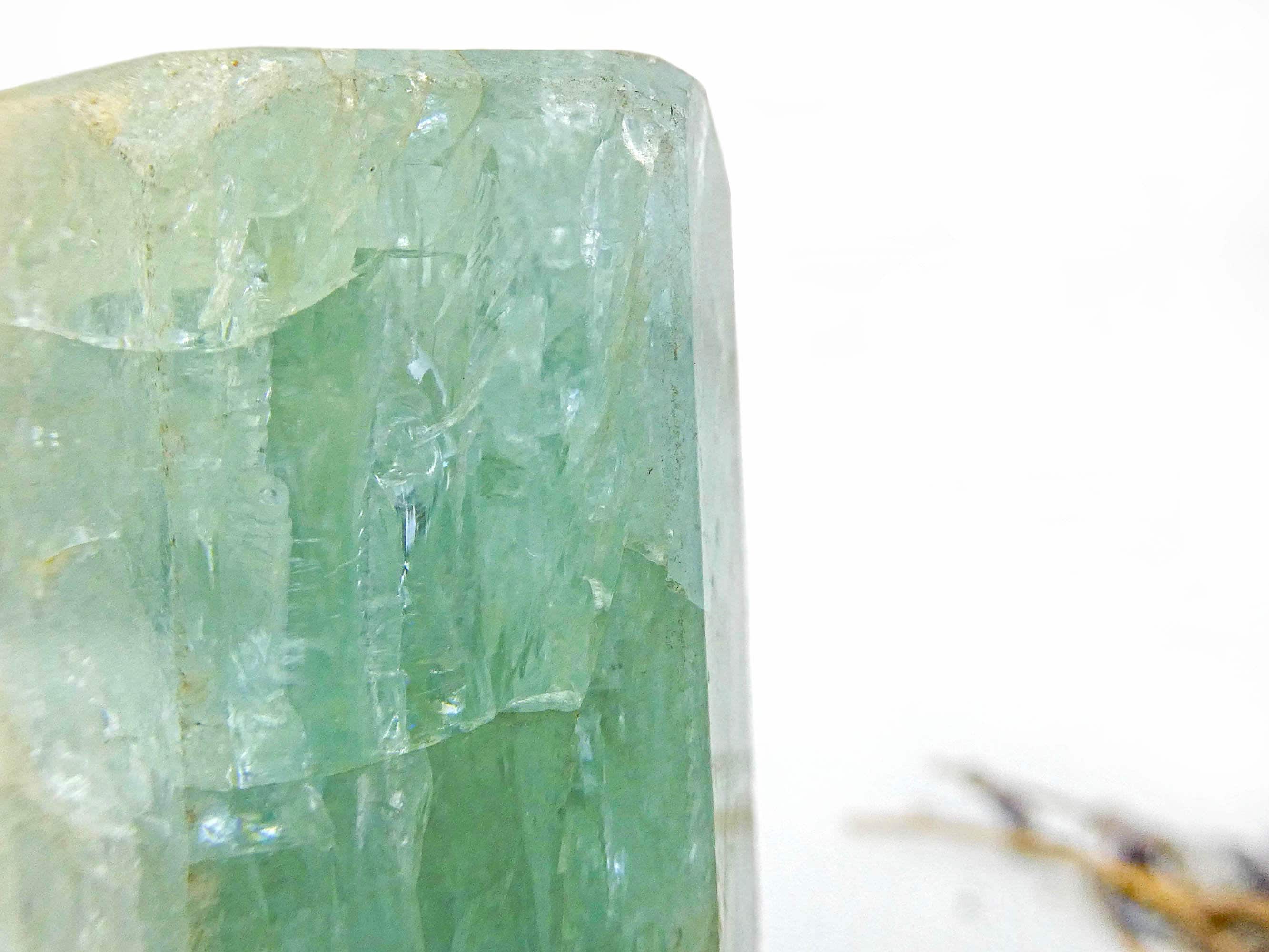 ナミビア産アクアマリン結晶標本：ブルーベリル原石、エロンゴ山脈