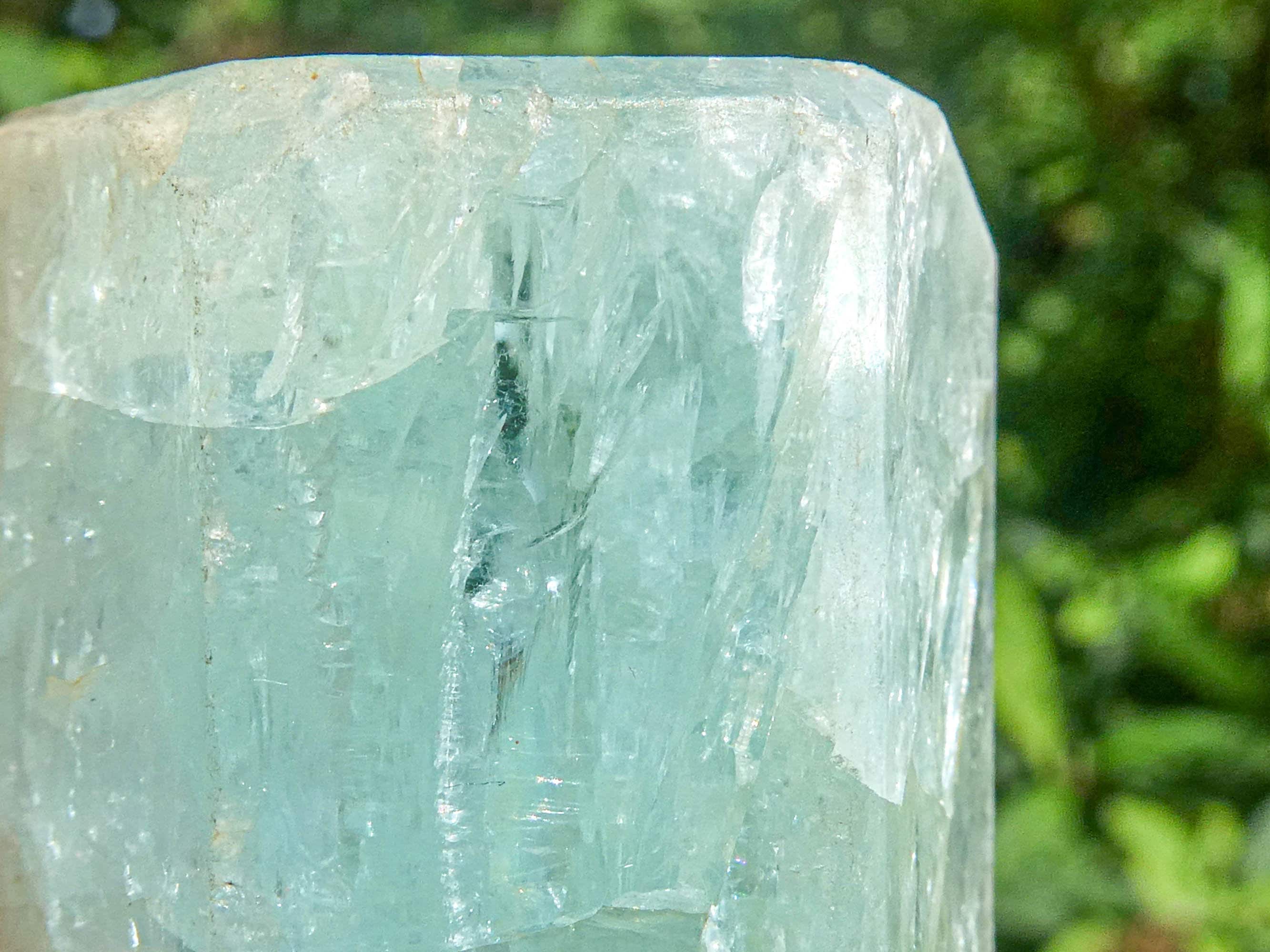 ナミビア産アクアマリン結晶標本：ブルーベリル原石、エロンゴ山脈