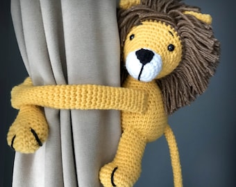 Set of 2 Amigurumi Lion curtains tiebacks, Handmade, Crochet Curtain holders, Crochet Stuffed Dolls