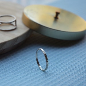 Fine ring in 925 Silver, Artisanal ring made and hammered by hand in France