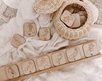 AUSLAN Alphabet and Number Tiles