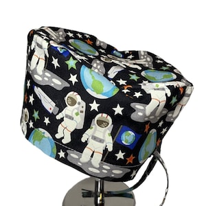 Scrub Cap Hat - Astronauta Cosmonauta Space Moon TRES TAMAÑOS disponibles - Hecho a mano en Irlanda