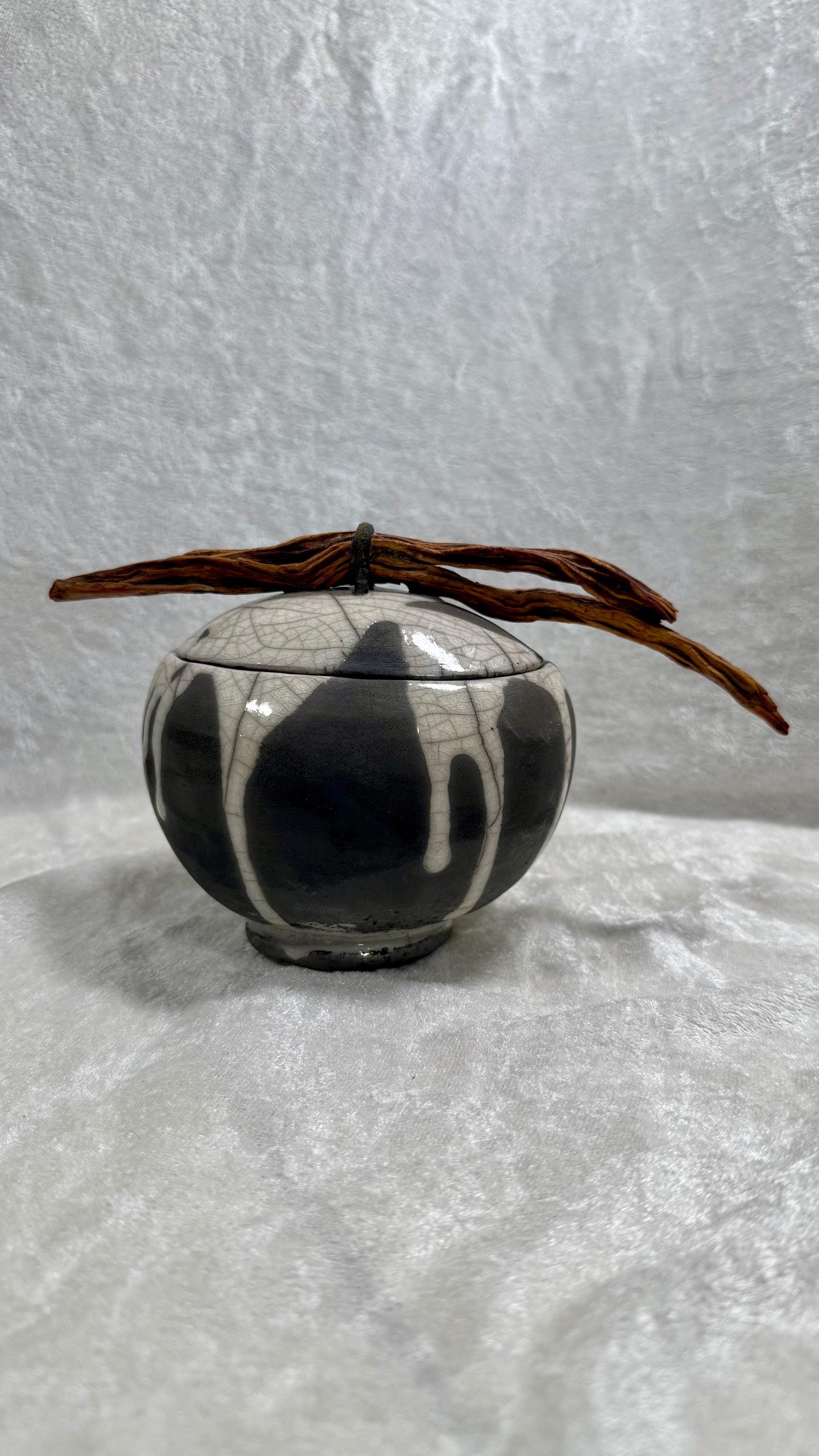 Tin glazed pottery - Etsy 日本