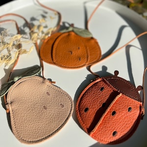 Kindertasche / Portemonnaie – Marienkäfer, Kürbis oder Birne – Handgemacht - veganes Leder