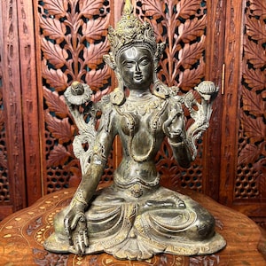 Statua antica della dea Ashtadhatu Tara – Antica scultura tibetana di Tara verde con patina naturale per altare o decorazione spirituale
