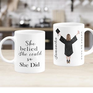 Taza de café de graduación personalizada, regalo de graduación 2020, taza de graduación personalizada, regalo de graduación de último año, graduado de la escuela secundaria, diploma, clase de 2020