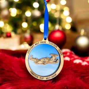 Gepersonaliseerde commerciële vliegerlicentie meermotorig vluchtornament, diamant DA42, luchtvaartgeschenken, pilootcadeau, pilootornament, vliegtuig.