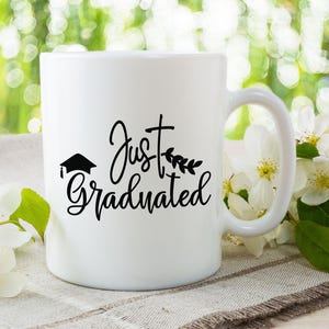Taza de café de graduación personalizada, regalo de graduación 2020, taza de graduación personalizada, regalo de graduación de último año, graduado de la escuela secundaria, diploma, clase de 2020
