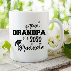 Taza de café de graduación personalizada, regalo de graduación 2020, taza de graduación personalizada, regalo de graduación de último año, graduado de la escuela secundaria, diploma, clase de 2020