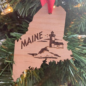 Personalized Maine Christmas Ornament, Wooden Ornament, Christmas State, Maine Home Wooden Ornament, The Pine Tree State.