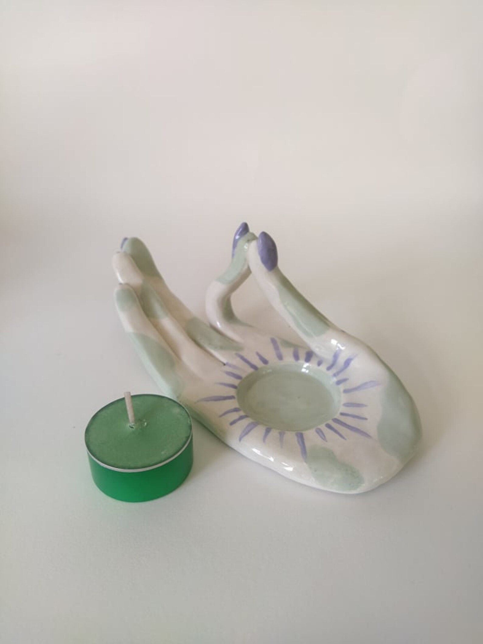 hand shaped candle holder