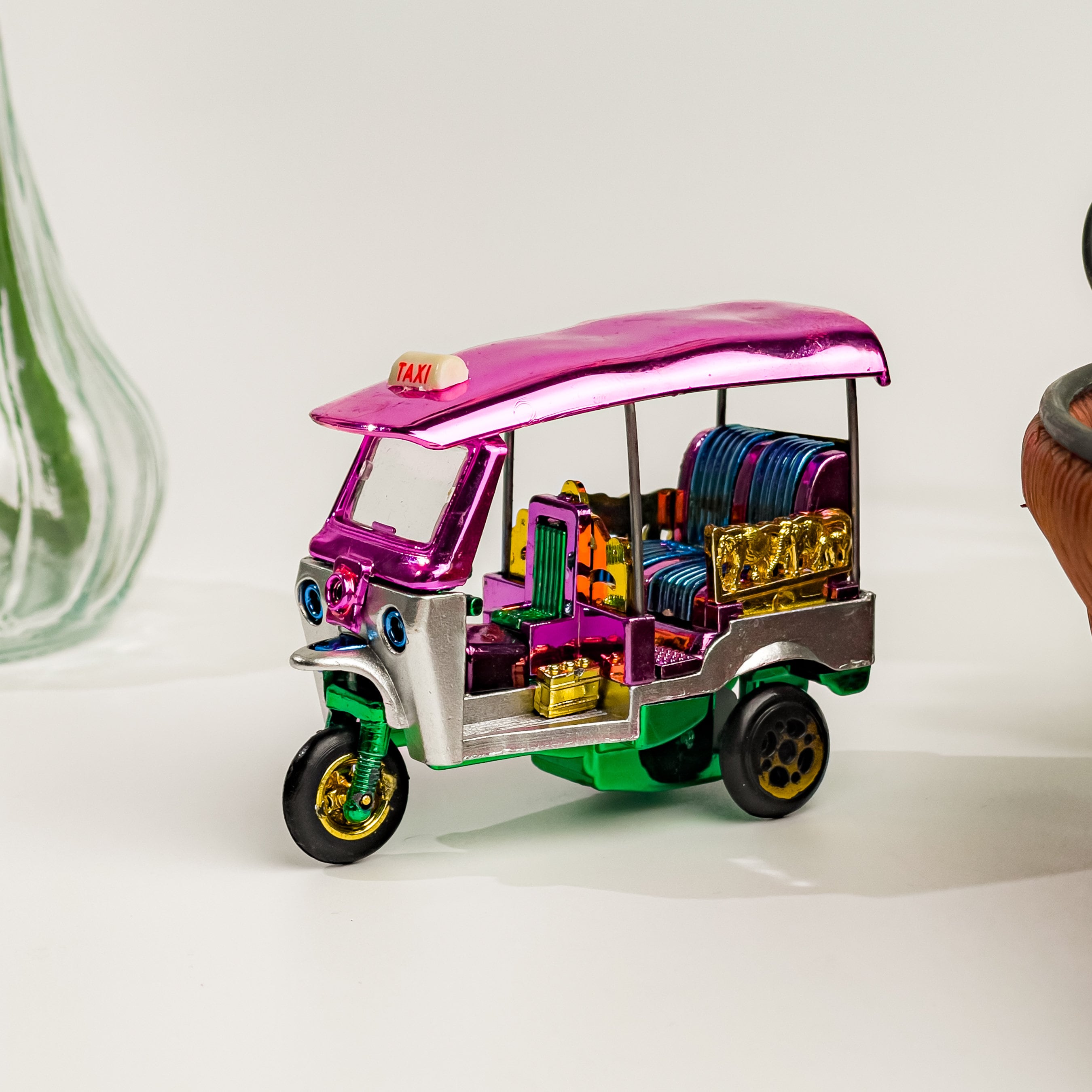 Giocattolo Tuk-Tuk a carica manuale in miniatura, autentico, viola